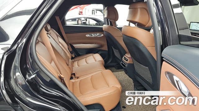 Genesis GV70 2023 — ფოტო 15/33