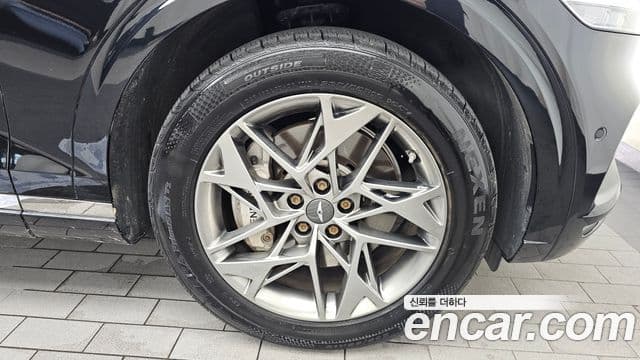 Genesis GV70 2023 — ფოტო 26/33