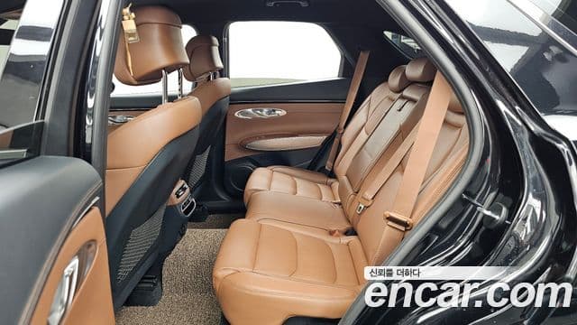 Genesis GV70 2023 — ფოტო 10/33