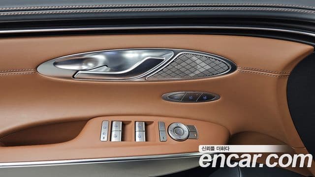 Genesis GV70 2023 — ფოტო 29/33