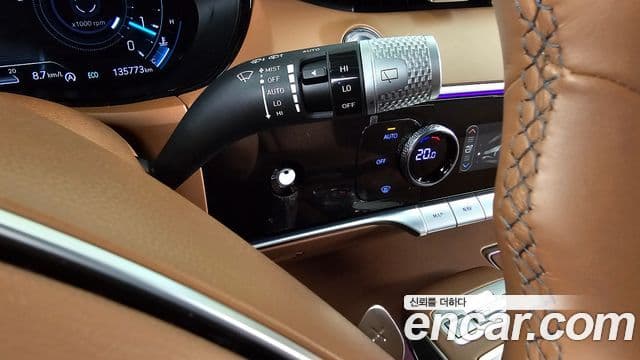 Genesis GV70 2023 — ფოტო 28/33