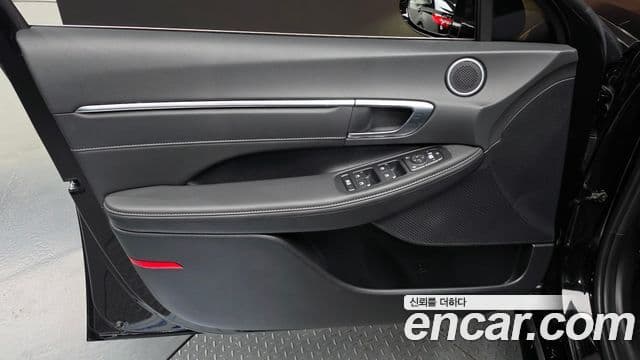 Hyundai Sonata Hybrid 2022 — Şəkil 11/31