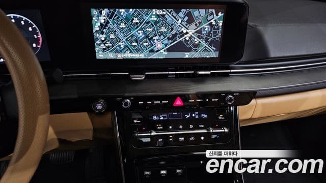 Kia Carnival 2022 — фото 14 из 20