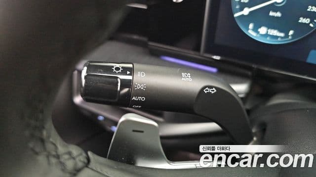 Hyundai Grandeur Hybrid 2025 — Photo 21/30