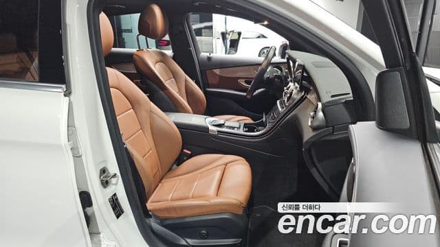 Mercedes-Benz GLC-Class 2023 — Фото 12/20