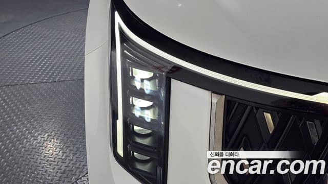 Kia Carnival 2024 — Şəkil 31/33