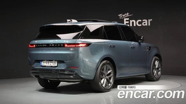 Land Rover Range Rover Sport 2023 — Фото 2/20