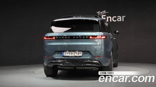 Land Rover Range Rover Sport 2023 — Фото 4/20