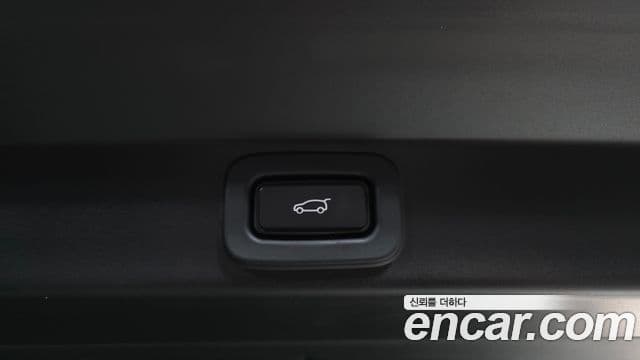 Land Rover Range Rover Sport 2023 — Фото 19/20