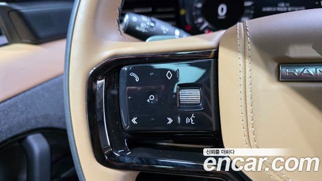 Land Rover Range Rover Sport 2023 — Photo 16/31