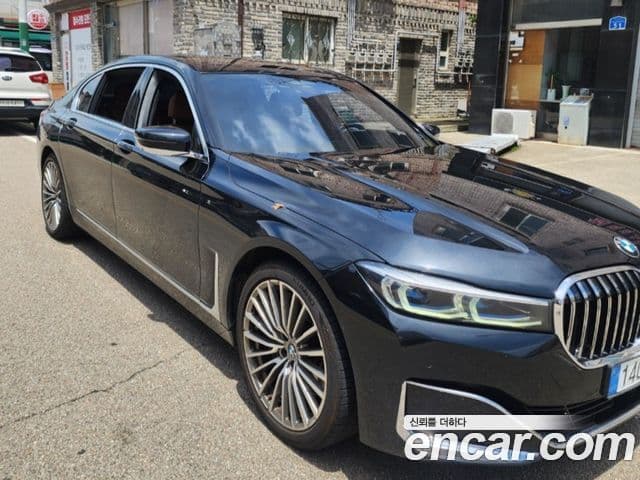 BMW 7 Series 2021 — ფოტო 1/5