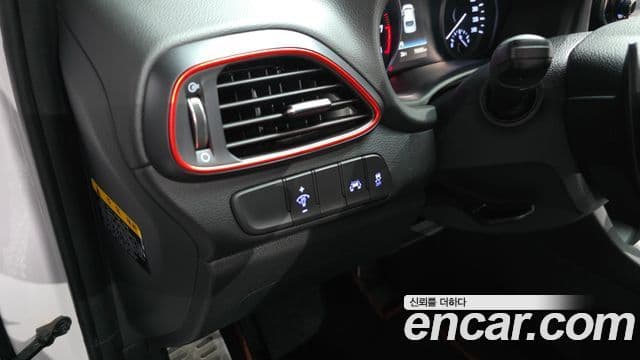 Hyundai i30 2020 — ფოტო 18/38