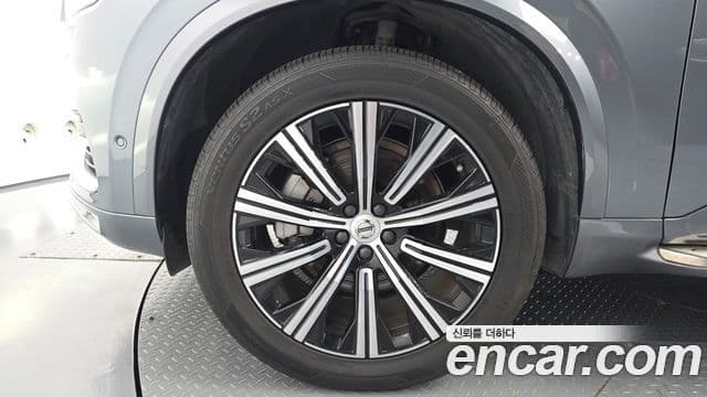 Volvo XC90 2020 — ფოტო 5/20