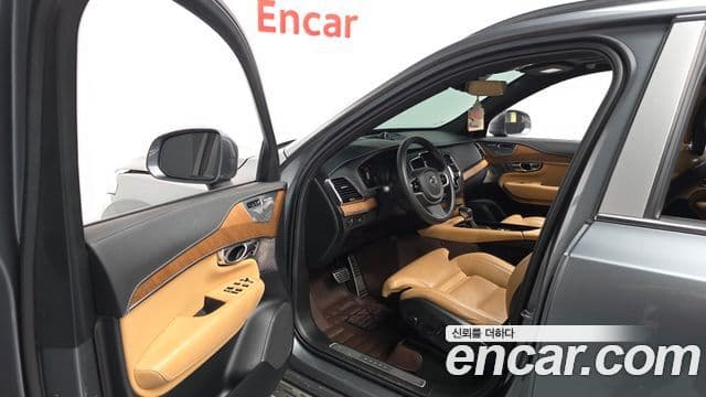 Volvo XC90 2020 — ფოტო 10/20