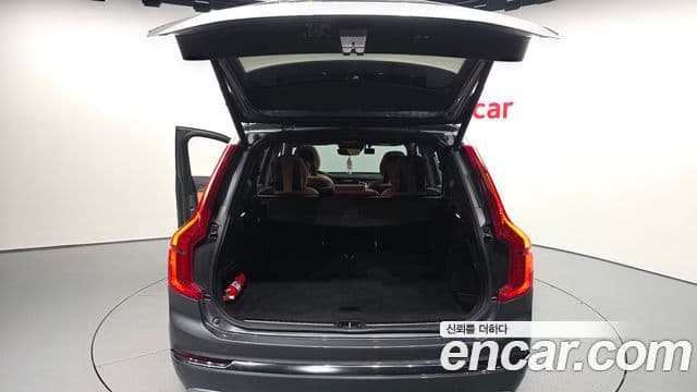 Volvo XC90 2020 — ფოტო 20/20