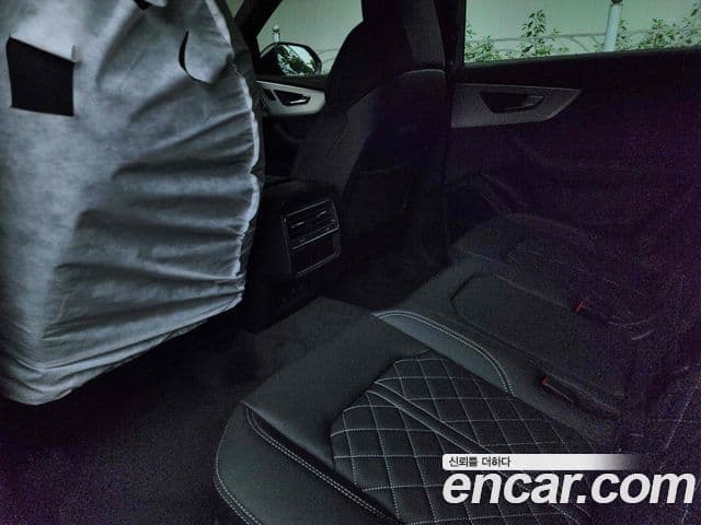 Audi Q7 2026 — Şəkil 11/16