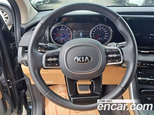 Kia Carnival 2020 — ფოტო 7/18