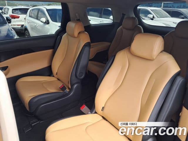 Kia Carnival 2020 — ფოტო 13/18