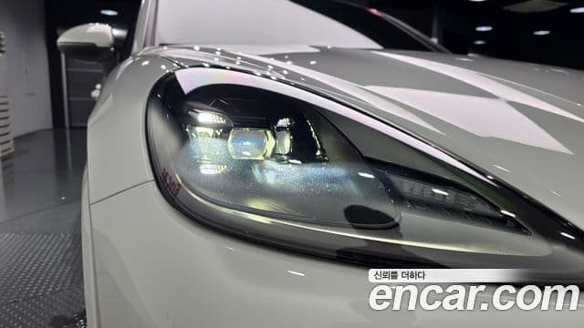 Porsche Cayenne 2022 — Photo 3/30