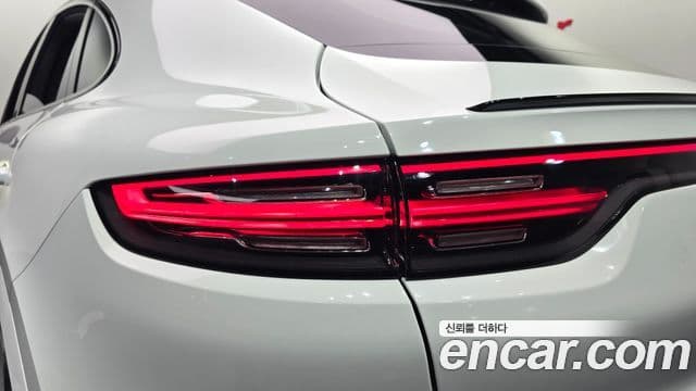 Porsche Cayenne 2022 — Photo 26/30