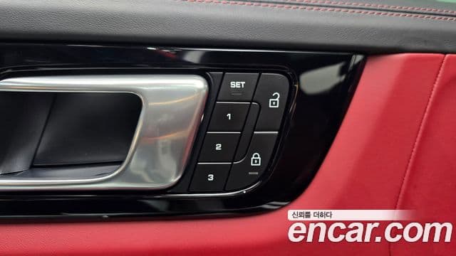 Porsche Cayenne 2022 — Photo 9/30