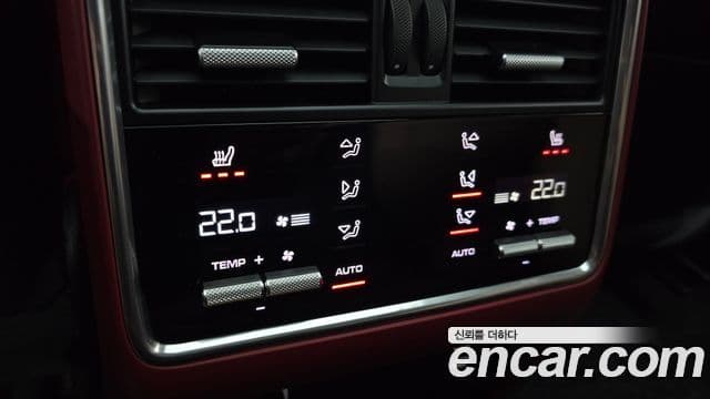 Porsche Cayenne 2022 — Photo 20/30
