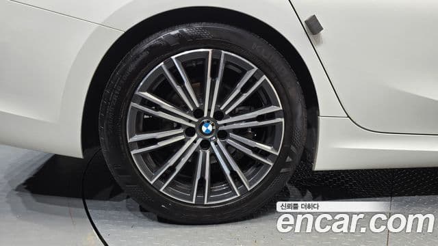BMW 3 Series 2019 — ფოტო 5/20