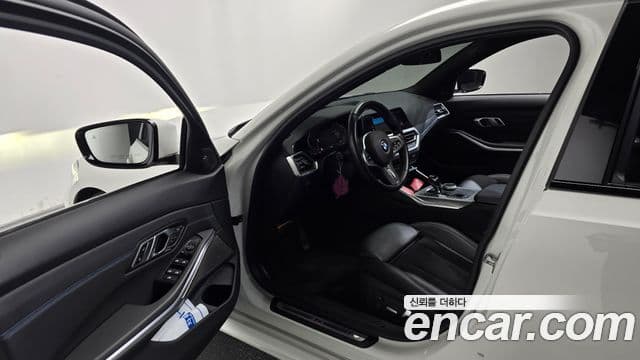 BMW 3 Series 2019 — ფოტო 10/20