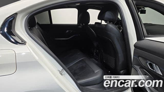 BMW 3 Series 2019 — ფოტო 11/20