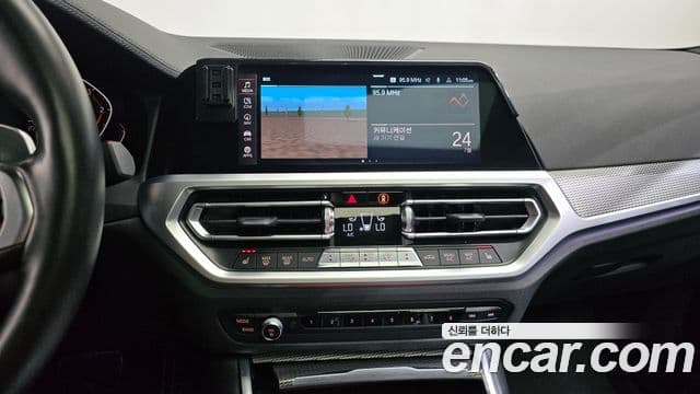 BMW 3 Series 2019 — ფოტო 12/20