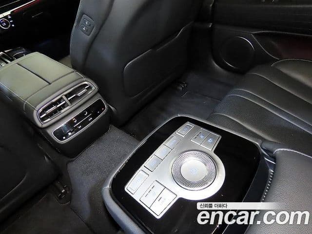 Genesis Electrified G80 2021 — фото 15 из 20