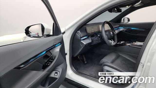 BMW 5 Series 2026 — ფოტო 10/20