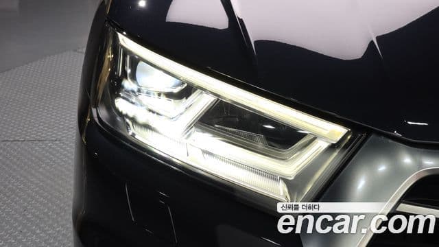 Audi Q5 2020 — Şəkil 24/30