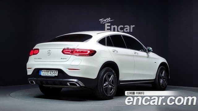 Mercedes-Benz GLC-Class 2021 — ფოტო 2/20