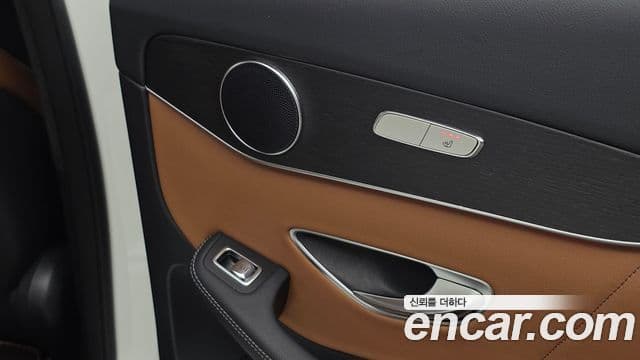 Mercedes-Benz GLC-Class 2021 — ფოტო 19/20