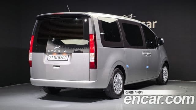 Hyundai Staria 2022 — Фото 2/20