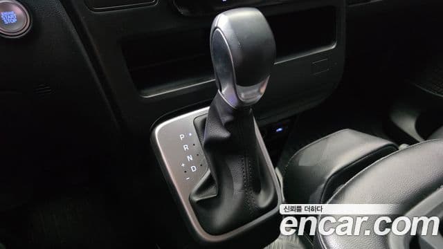 Hyundai Staria 2022 — Фото 9/20