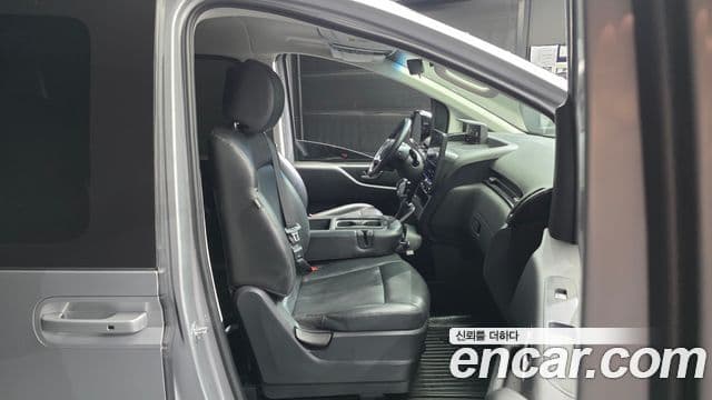 Hyundai Staria 2022 — Фото 11/20