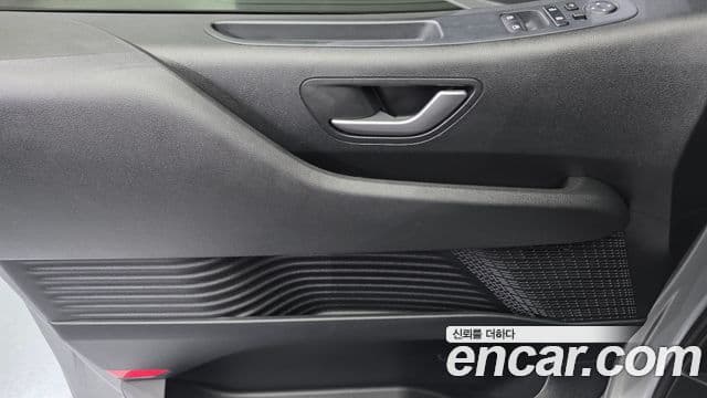 Hyundai Staria 2022 — ფოტო 14/34