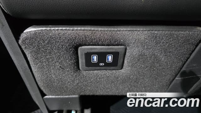 Hyundai Staria 2022 — ფოტო 15/34
