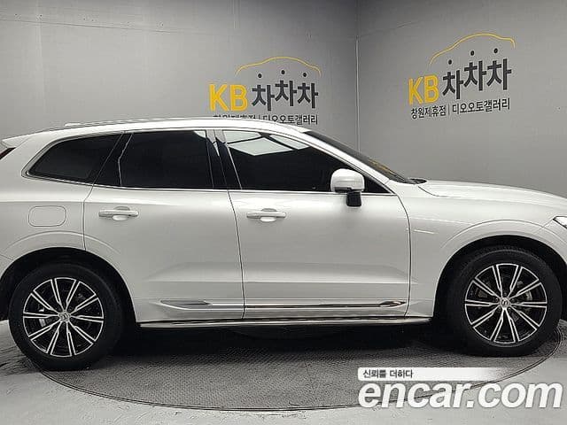 Volvo XC60 2021 — Şəkil 3/19