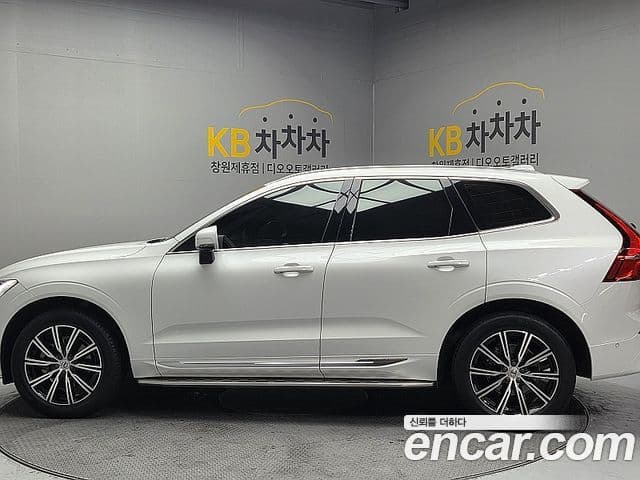Volvo XC60 2021 — Şəkil 7/19