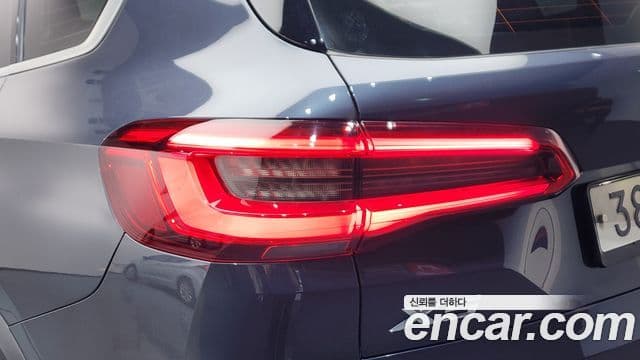 BMW X5 2019 — ფოტო 28/37