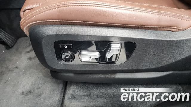 BMW X5 2019 — ფოტო 31/37