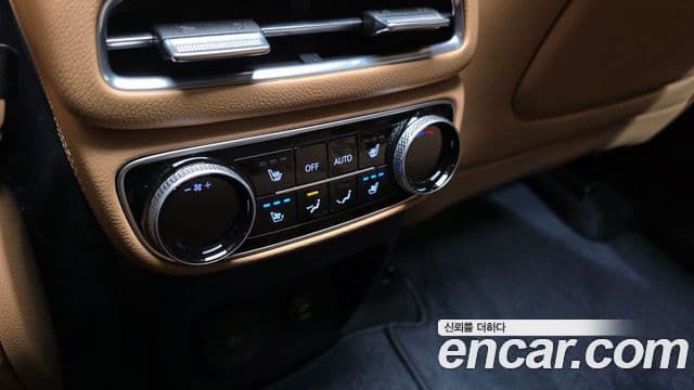 Genesis GV80 2021 — ფოტო 27/34