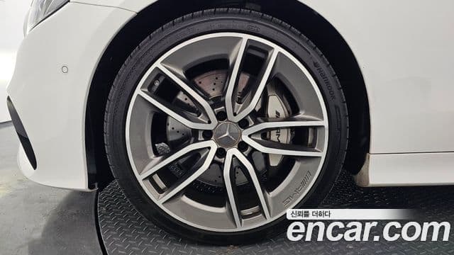 Mercedes-Benz E-Class 2020 — Фото 5/20