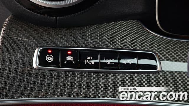 Mercedes-Benz E-Class 2020 — Фото 19/20