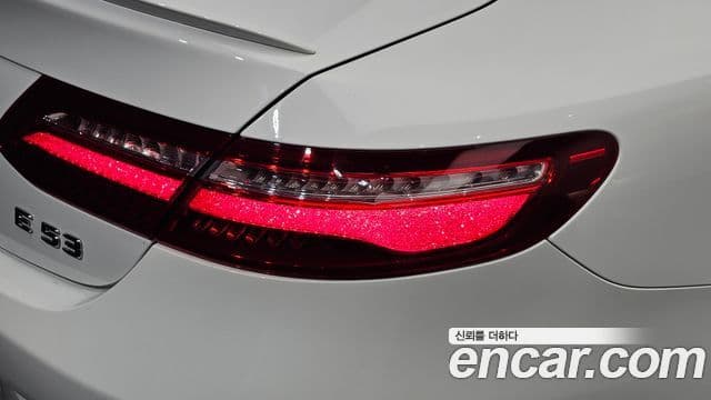 Mercedes-Benz E-Class 2020 — ფოტო 8/38