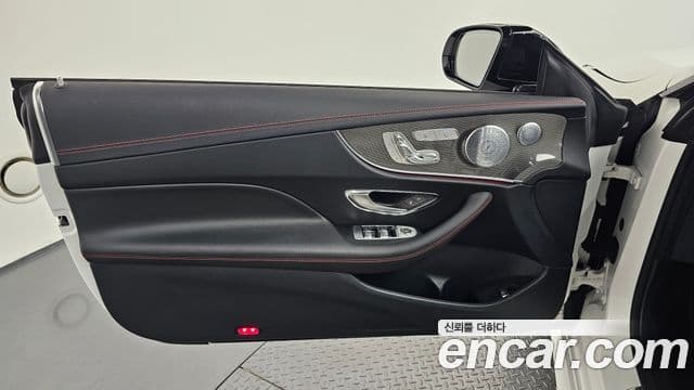 Mercedes-Benz E-Class 2020 — ფოტო 19/38