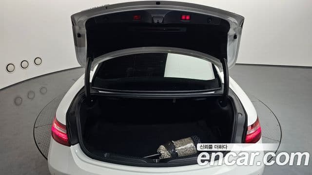 Mercedes-Benz E-Class 2020 — ფოტო 2/38